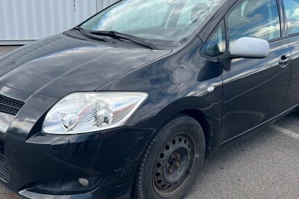 Toyota Auris 194.000 km 2.900 &euro; Berlin 12057