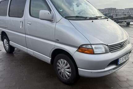 Toyota Hiace 332.489 km 4.280 &euro; Berlin 13587
