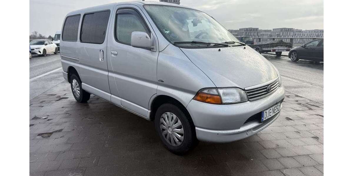 Toyota Hiace 332.489 km 4.280 &euro; Berlin 13587