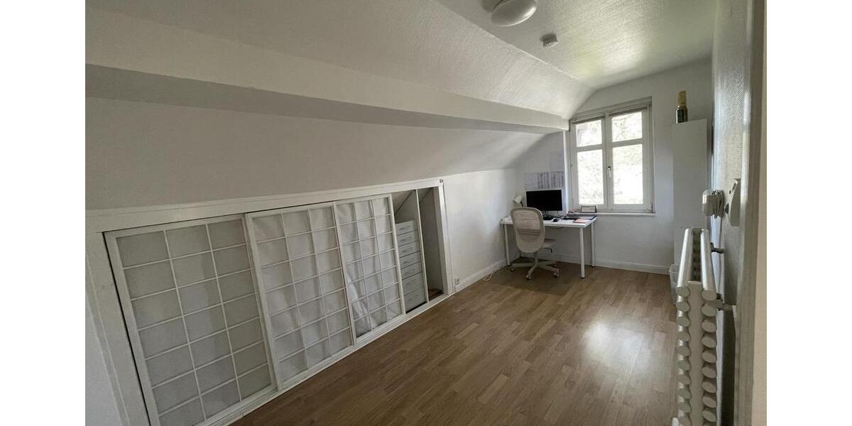 Dachgeschoßwohnung Berlin Steglitz-Zehlendorf - 3 Zimmer, 79 m&sup2;, 1.260&euro; | Angebot:25854994