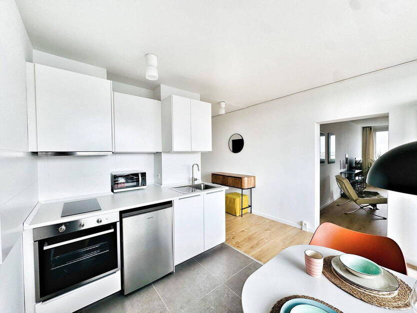 Furnished Loft Hackescher Markt: View, Balcony & Parking