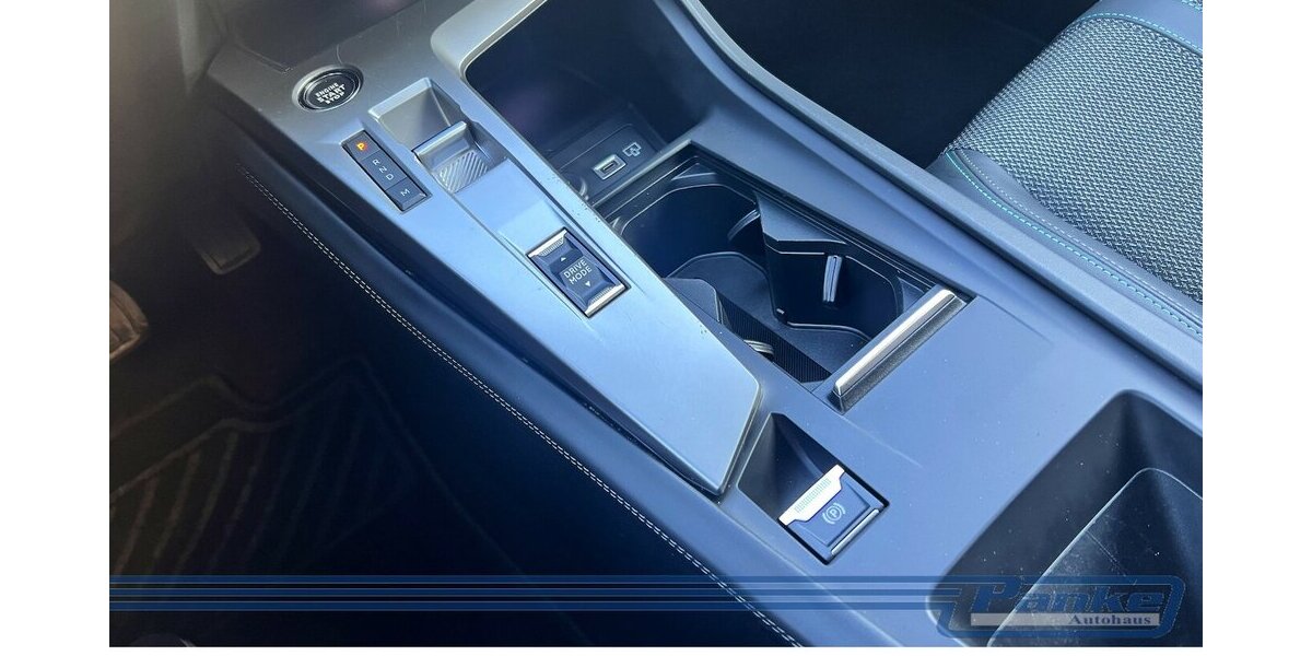 Peugeot 308 Allure EAT8*NAV*Carplay*LED*360°*Cockpit 150.000 km 14.990 &euro; Berlin 13187