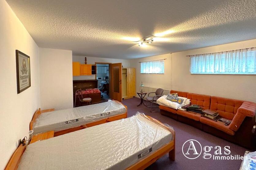 möbliertes Einfamilienhaus mit ca. 180 m² Wohnfläche, 6 Zimmern und Pool in Ahrensfelde zimmer