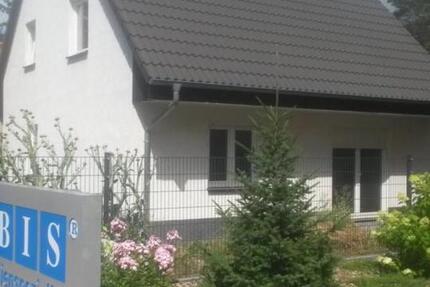 Einfamilienhaus zu verkaufen. 2 separate Wohnungen sind vertügbar 4 zimmer