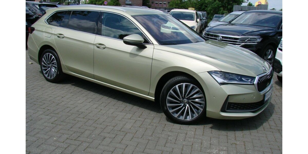 Skoda Superb 2.0TDi 4x4 L&K ACC SHZ LED AHK 360º HUD Can 25.989 km 41.980 &euro; Falkensee 14612