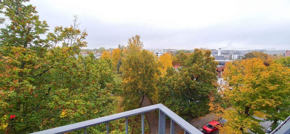 Stilvoller Dachgeschoss-Traum mit zwei Dachterrassen - bezugsfreie 2-Zimmer-Wohnung in Berlin-Grünau 2 zimmer