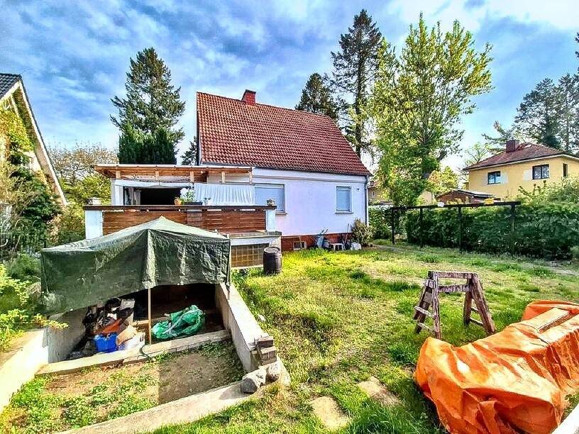 Wohnen mit Lebensqualität: Einfamilienhaus in Potsdam mit Garten & Pool - provisionsfrei