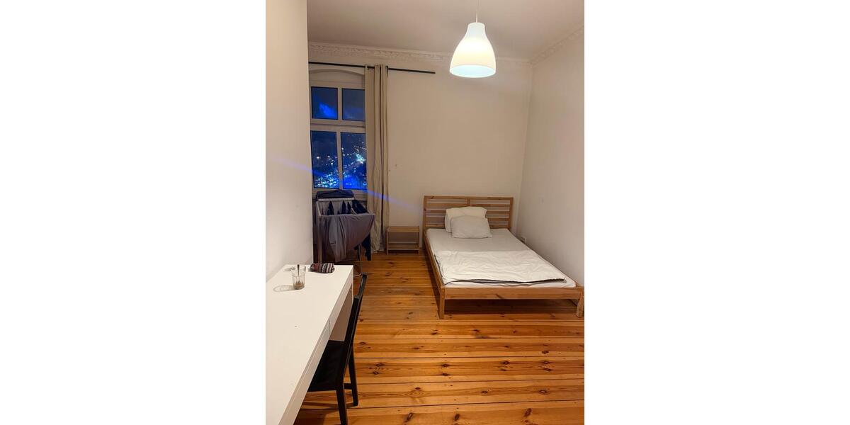 Etagenwohnung Berlin Friedrichshain-Kreuzberg - 1 Zimmer, 18 m&sup2;, 150&euro; | Angebot:25411550