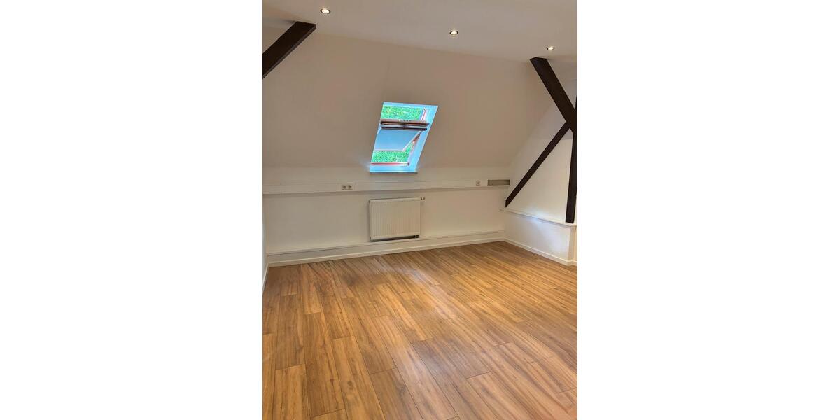 Dachgeschoßwohnung Leegebruch - 2 Zimmer, 80 m&sup2;, 192.000&euro; | Angebot:26945342