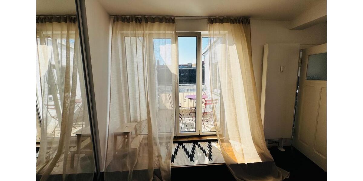 Dachgeschoßwohnung Berlin Charlottenburg-Wilmersdorf - 2 Zimmer, 106 m&sup2;, 1.600&euro; | Angebot:25979323