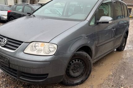 VW Touran 142.000 km 1.250 &euro; Berlin 10245