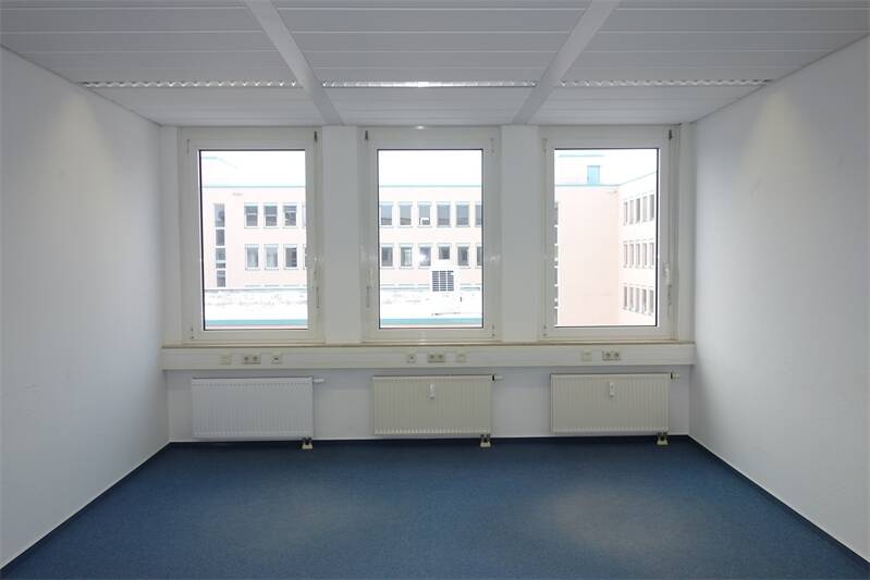 Gewerbeobjekt Teltow - 7 Zimmer, 322 m&sup2;, 3.060&euro; | Angebot:25710475