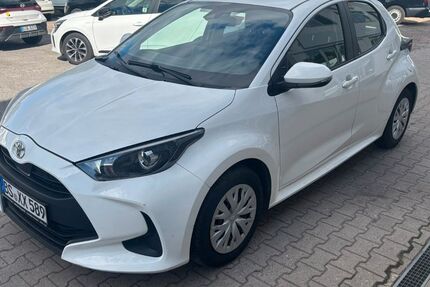 Toyota Yaris 73.830 km 11.890 &euro; Berlin 12109