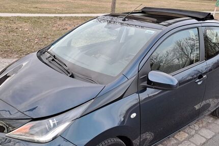 Toyota Aygo (X) 84.000 km 8.990 &euro; Berlin 12349