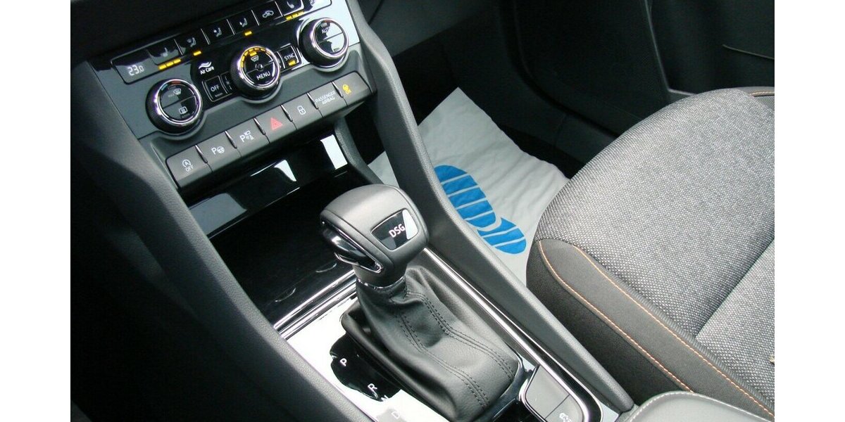 Skoda Karoq 1,5TSi Clever ACC 360° LED Panorama AHK 56.303 km 25.980 &euro; Falkensee 14612