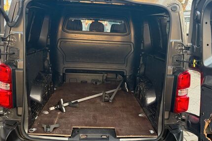 Toyota Verso 158.000 km 16.499 &euro; Berlin 13589