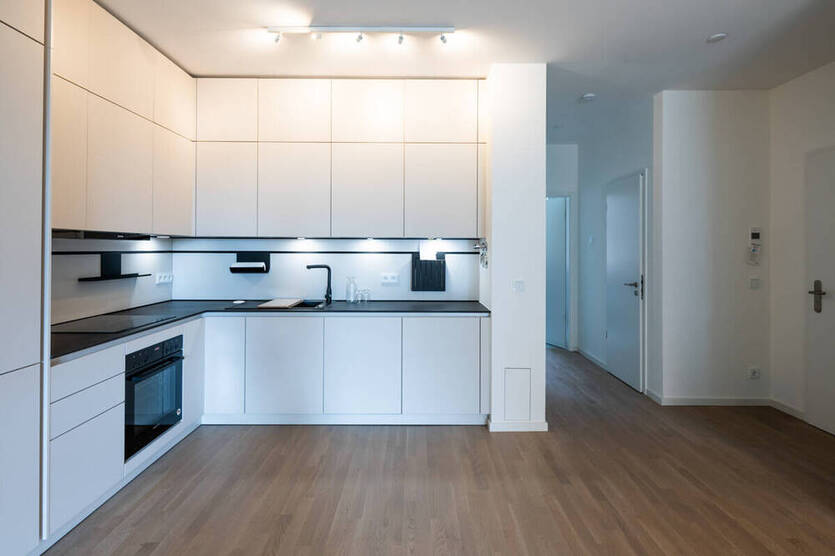 Familien-Oase: Weitläufige EG-Wohnung mit 2 Bädern und Stellplatz - direkt am Wasser!