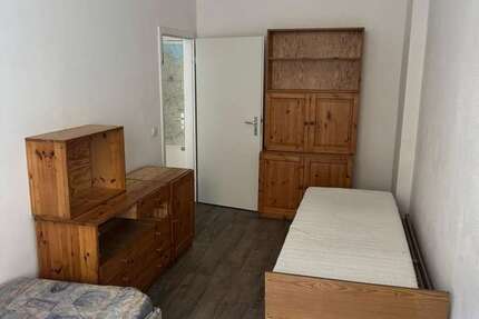 Wohnung Berlin Spandau - 4 Zimmer, 11 m&sup2;, 600&euro; | Angebot:26216938