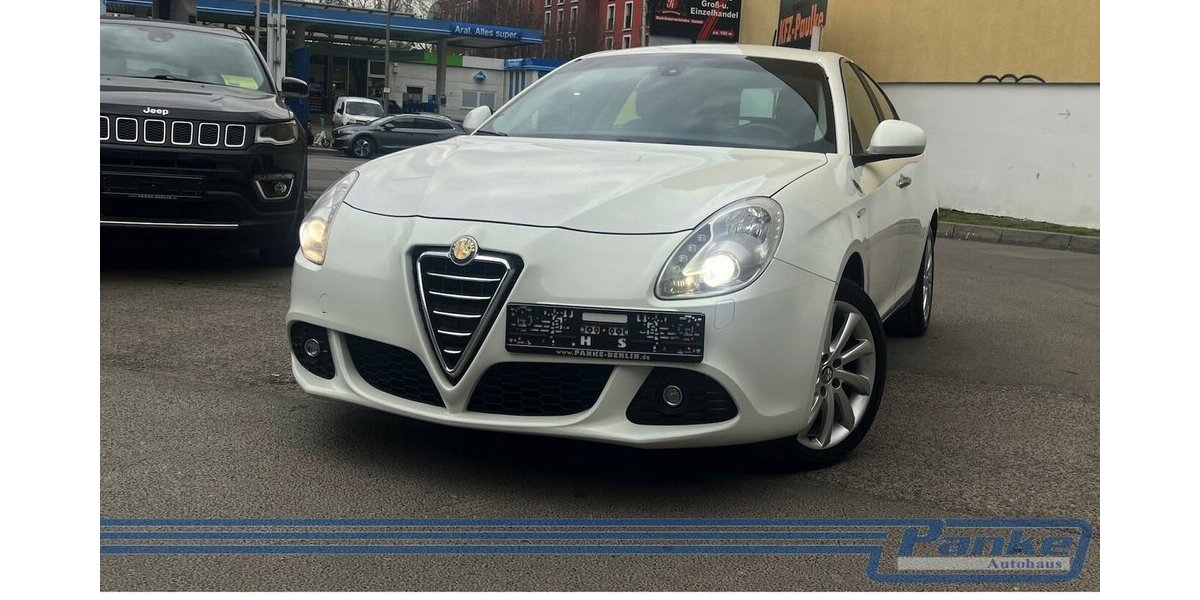 Alfa Romeo Giulietta 1.4 TB Turismo Aut.*BT*SHZ*Leder*Xenon 200.000 km 4.999 &euro; Berlin 13187