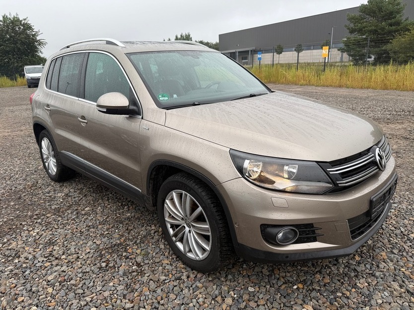 VW Tiguan Sport & Style Panorama BM -T Navi 1.Hand 95.150 km 12.500 € Berlin 10247