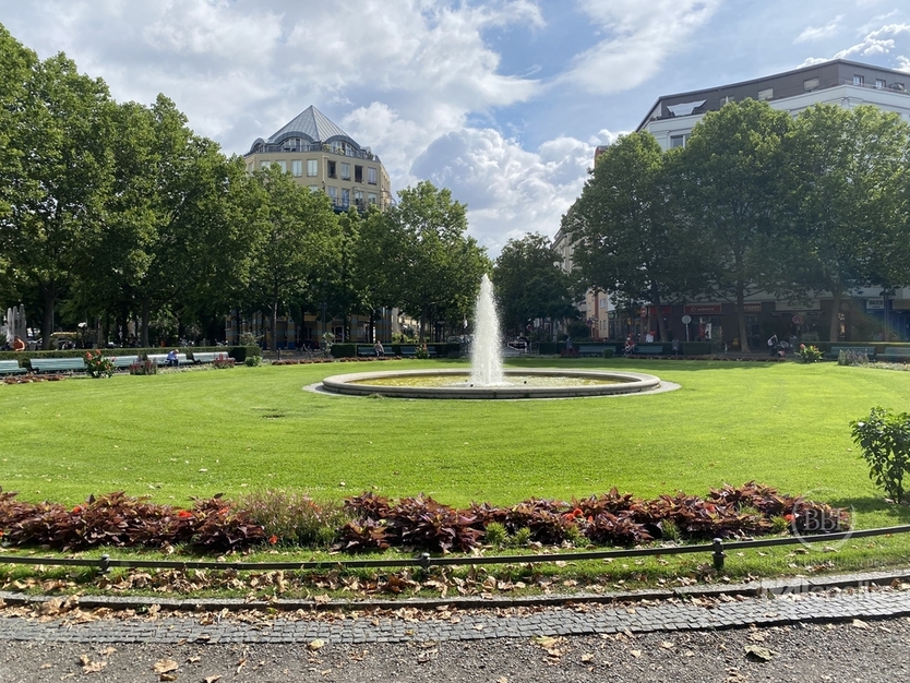 PRAKTISCHE HOCHPARTERRE-WOHNUNG MIT GROSSEM BALKON IM BEGEHRTEN BAYERISCHEN VIERTEL! 2 zimmer