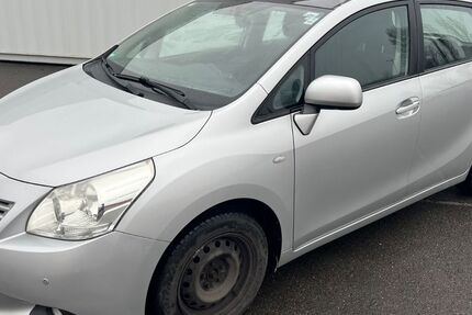 Toyota Verso 351.000 km 3.950 &euro; Berlin 12057