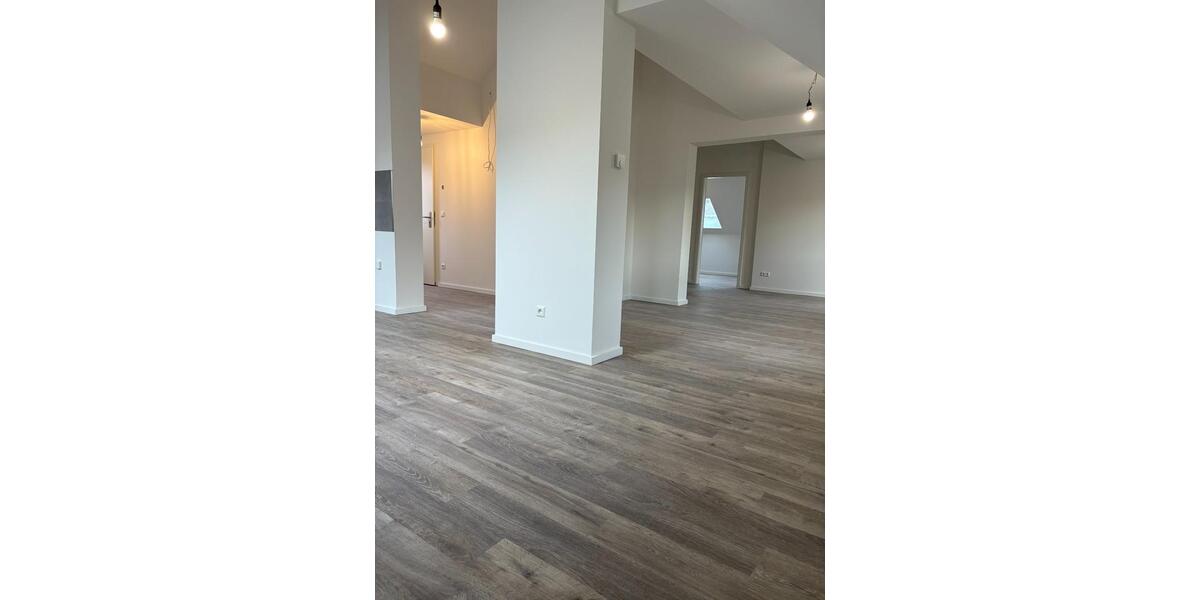 Dachgeschoßwohnung Berlin Reinickendorf - 2 Zimmer, 70 m&sup2;, 1.395&euro; | Angebot:25806504