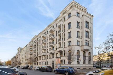 Barrierearme Neubauwohnung mit zwei Balkonen und Aufzug in Charlottenburg 3 zimmer