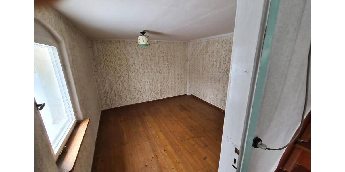 Reihenhaus - 6 Zimmer, 150 m&sup2;, 89.000&euro; | Angebot:27096222