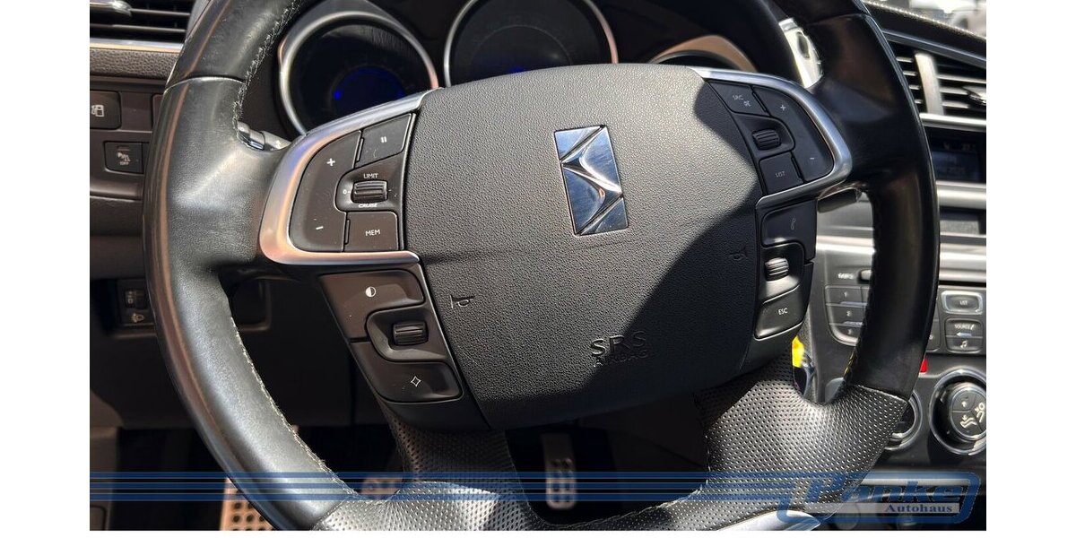 Citroen DS4 1.6 VTi 120 SoChic*SHZ*Massage*BT*Tempo* 150.000 km 5.990 &euro; Berlin 13187