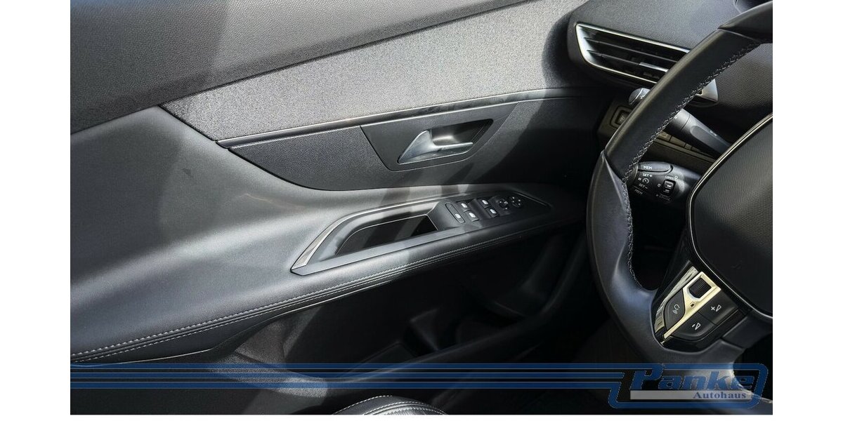 Peugeot 3008 Pano*F+R-Cam*Leder*Navi*Car-Play*E-Heck* 68.784 km 15.990 &euro; Berlin 13187