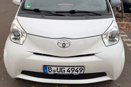 Toyota IQ 165.000 km 5.900 € Berlin 13589