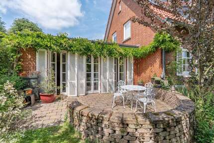 Haus zum Kaufen in Gehrden 850.000 € 236 m²