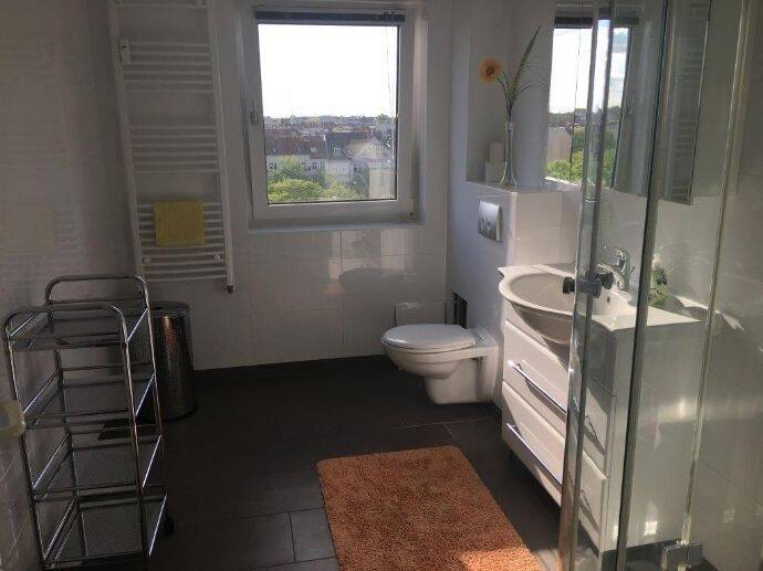 Nähe Adenauerplatz-U7 Top City-Wohnung mit Lift und 2 Balkone (möbliert) 2 zimmer