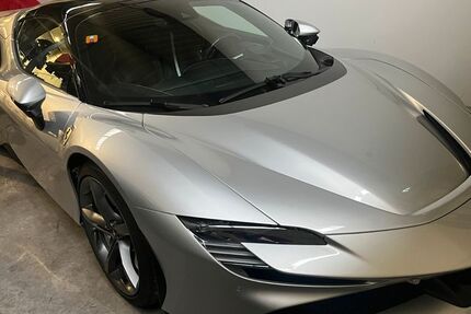Ferrari SF90 6.680 km 409.500 &euro; Berlin 13053