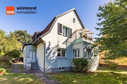 Zeuthen bei Berlin! Attraktives Zweifamilienhaus mit noch einer vermieteten Wohneinheit