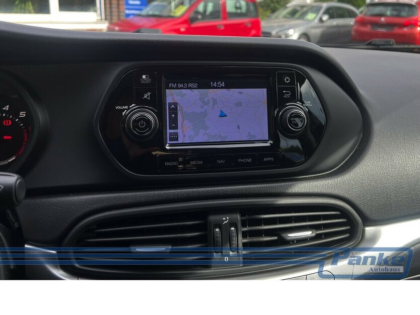 Fiat Tipo 1.4 T-Jet Easy*AHK*SHZ*Klima*NAV*LED*BT* 131.411 km 8.480 € Berlin 13187