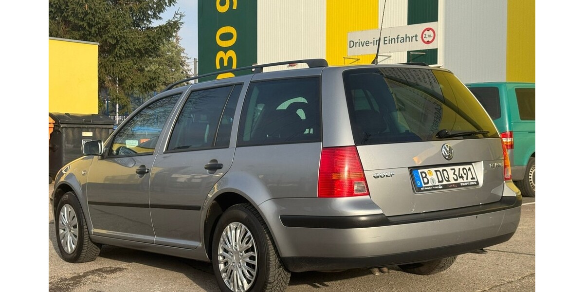 VW Golf V 216.541 km 2.990 &euro; Berlin 10178