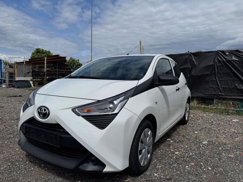 Aygo (X)