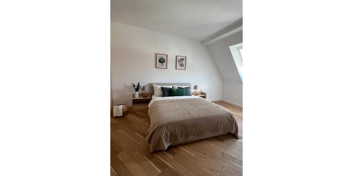 Dachgeschoßwohnung Berlin Mitte - 3.5 Zimmer, 155 m&sup2;, 2.850&euro; | Angebot:25904194