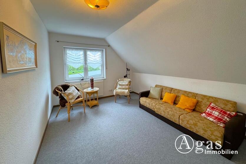 möbliertes Einfamilienhaus mit ca. 180 m² Wohnfläche, 6 Zimmern und Pool in Ahrensfelde zimmer