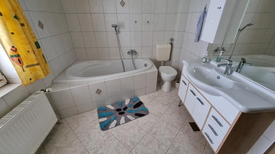 Etagenwohnung Berlin Marzahn-Hellersdorf - 4 Zimmer, 142 m&sup2;, 1.275&euro; | Angebot:24851411