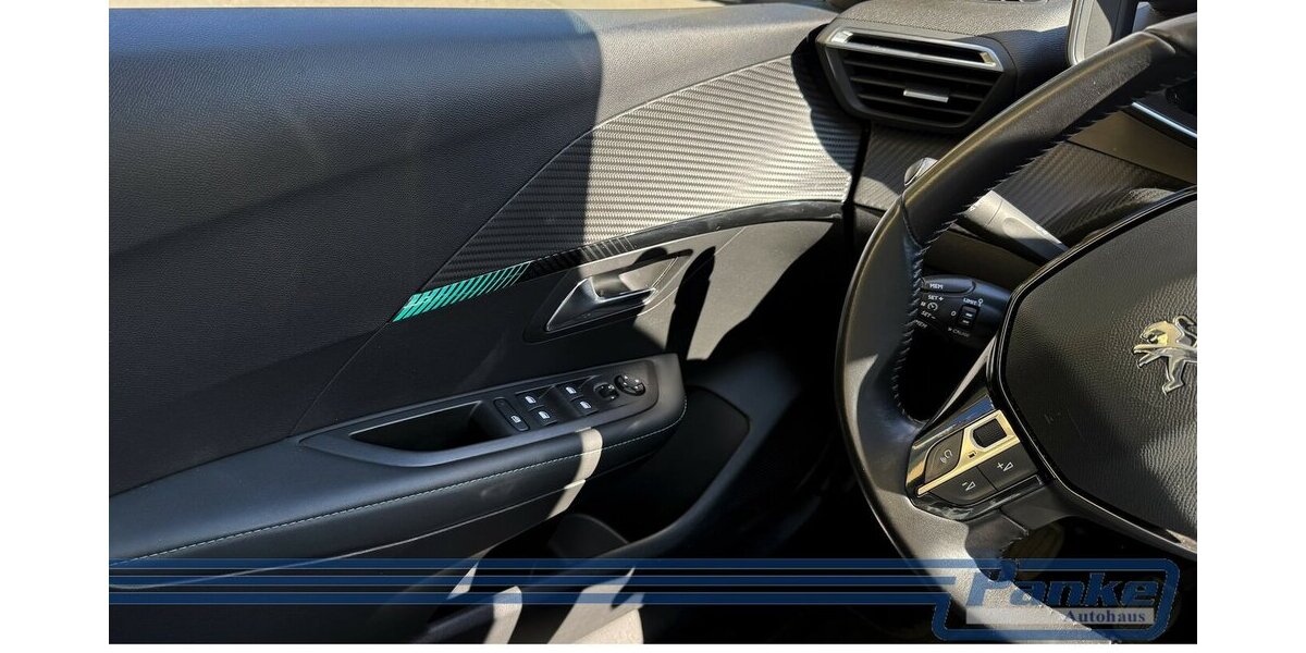 Peugeot 208 Allure*Pano*R-Cam*Navi*Keyless*LED* 32.381 km 13.690 &euro; Berlin 13187