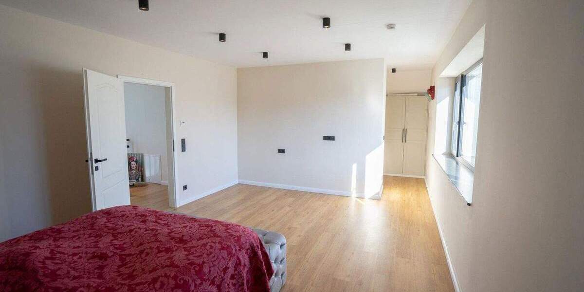 Einfamilienhaus Berlin Marienfelde - 7 Zimmer, 156 m&sup2;, 899.000&euro; | Angebot:25728314