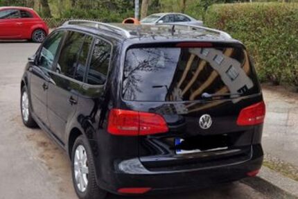 VW Touran 123.000 km 9.000 &euro; Berlin 10825