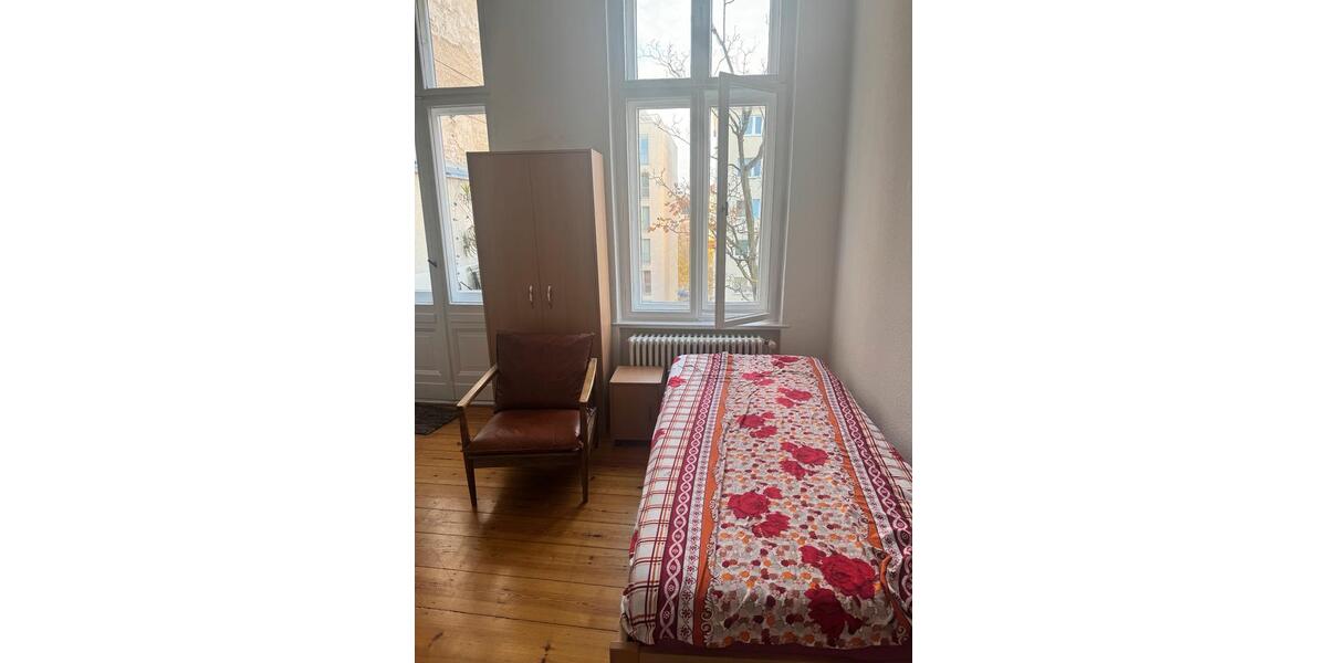 Etagenwohnung Berlin Charlottenburg-Wilmersdorf - 3 Zimmer, 77 m&sup2;, 500&euro; | Angebot:25996177