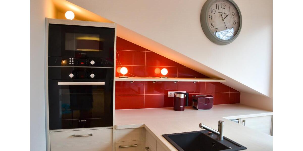 Dachgeschoßwohnung Berlin Charlottenburg-Wilmersdorf - 3 Zimmer, 140 m&sup2;, 2.100&euro; | Angebot:26564450