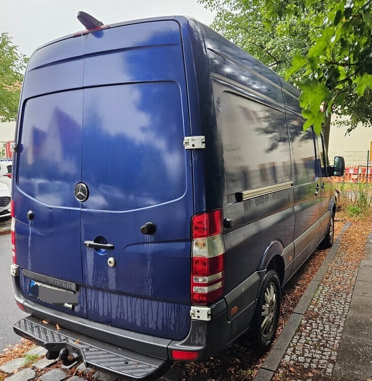 Mercedes-Benz Sprinter 3,5-T Kasten 321.100 km 7.497 € Berlin 10178