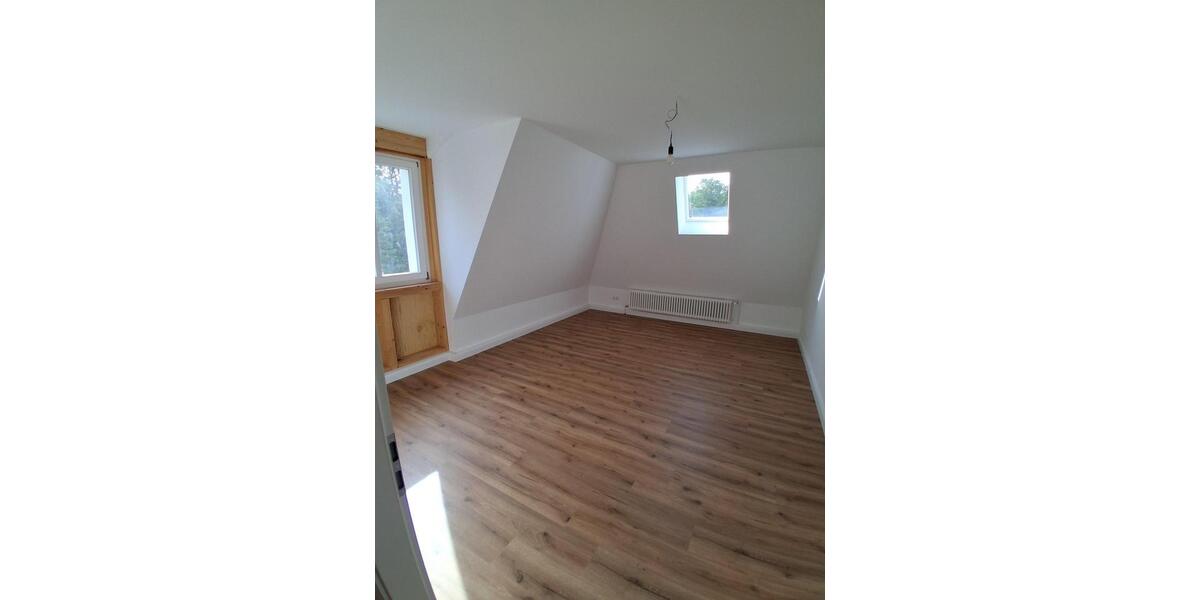 Dachgeschoßwohnung Berlin Steglitz-Zehlendorf - 3 Zimmer, 113 m&sup2;, 2.141&euro; | Angebot:23130930