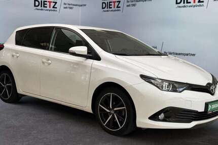 Toyota Auris 63.230 km 14.590 &euro; Wildau 15745